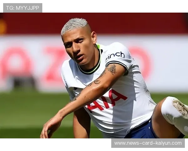 热刺中场致命直塞打穿对方防线,剑指英超巅峰! 热刺中场致命直塞打穿对方防线,剑指英超巅峰!