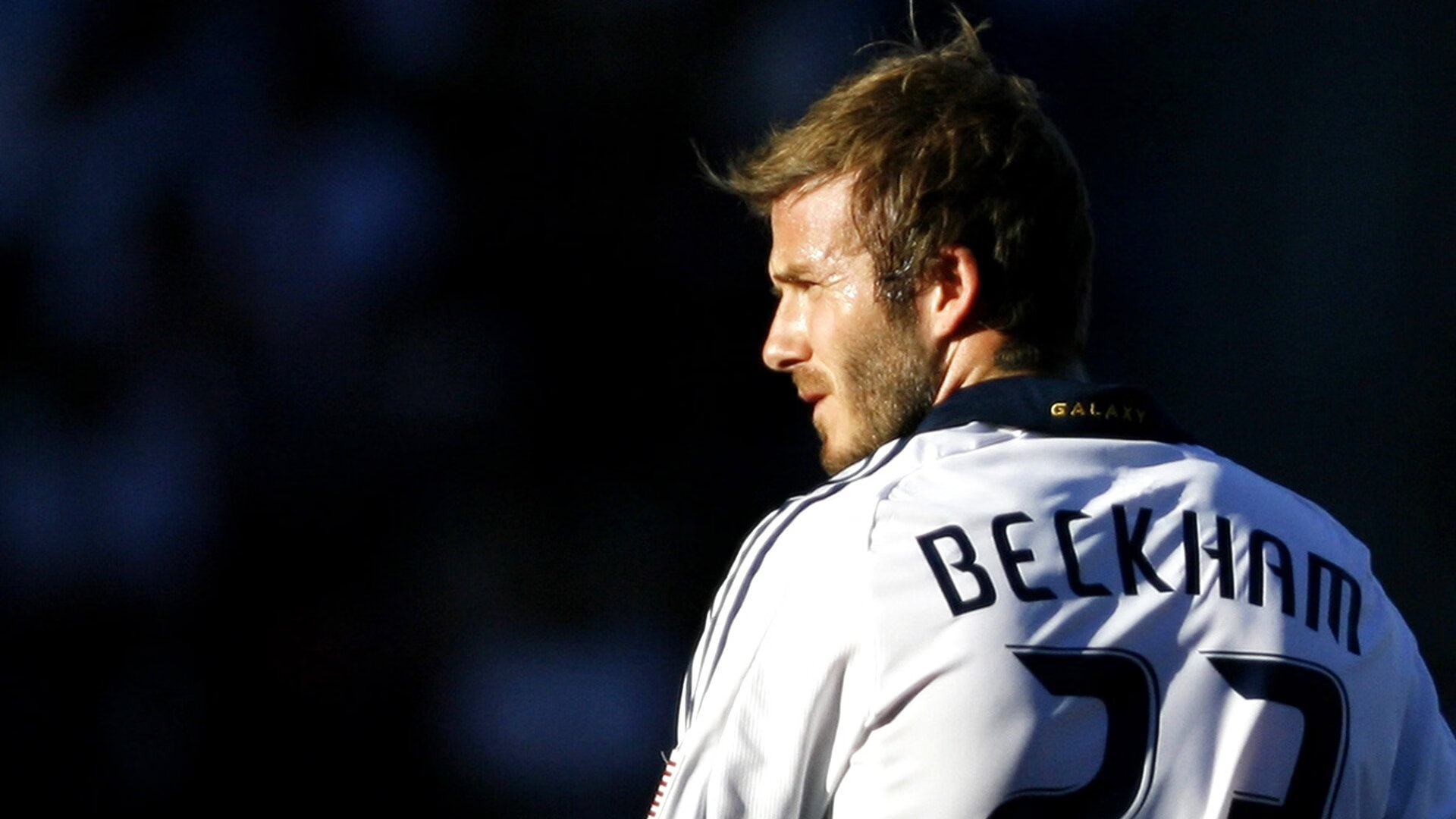 世界杯球员访问校园活动 众多孩子与偶像面对面交流